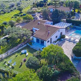 3 bedroom villa with pool and sea views near Scopello, sleeps 6